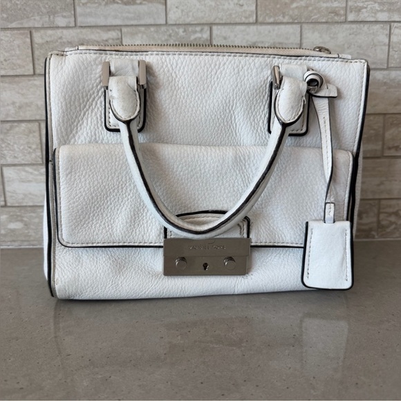 Michael Kors Handbags - Michael Kors White Audrey Satchel Zip and slip interior pockets
